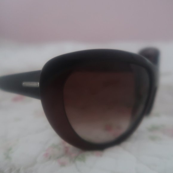 Authentic Yves Saint Laurent YSL 6135 Oversized Burgundy Sunglasses main image 4